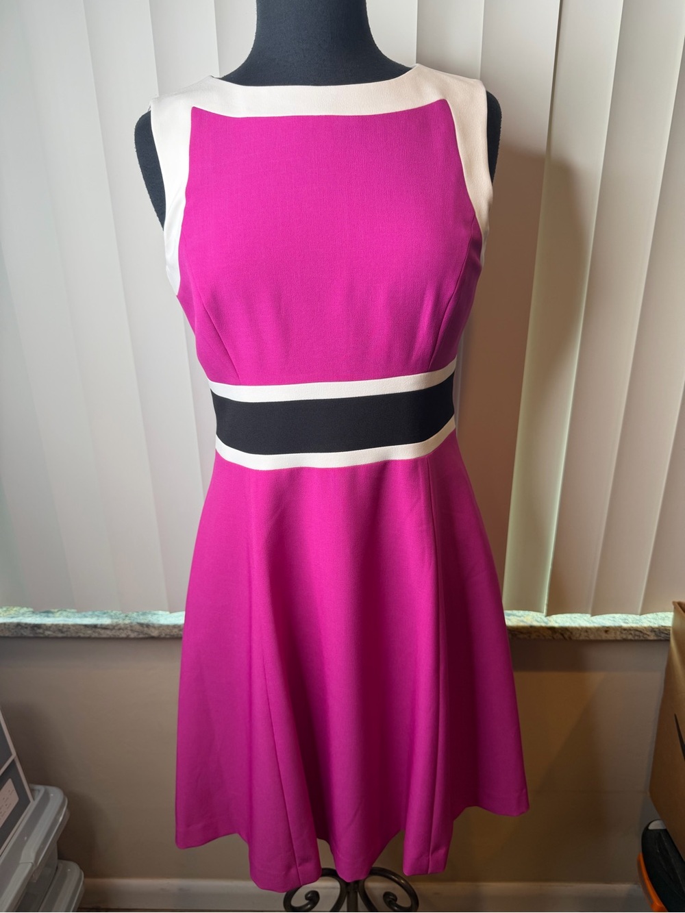 Evan Picone Black label Sleeveless Fuchsia Fit-Flare Dress Contrast Trim SZ 4